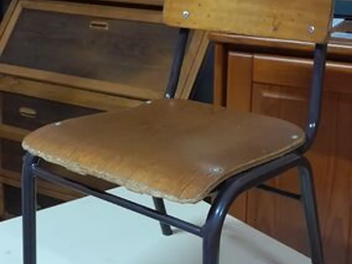 Lote de cadeiras infantis (15)