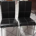 2 cadeiras em pele e metal 1