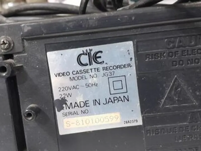 Leitor VHS e lote de cassetes
