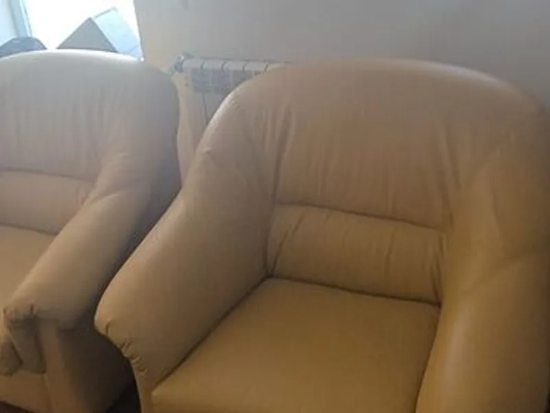 Trio de sofás em pele genuína