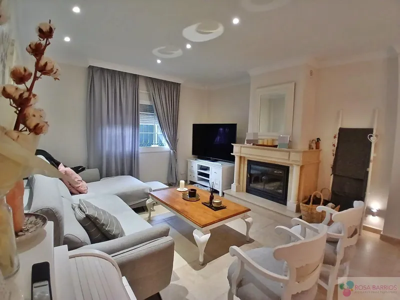 For sale of house in San Pedro de Alcántara, tiro pichon