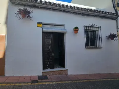 For sale of house in Estepona, Altos de Lunymar