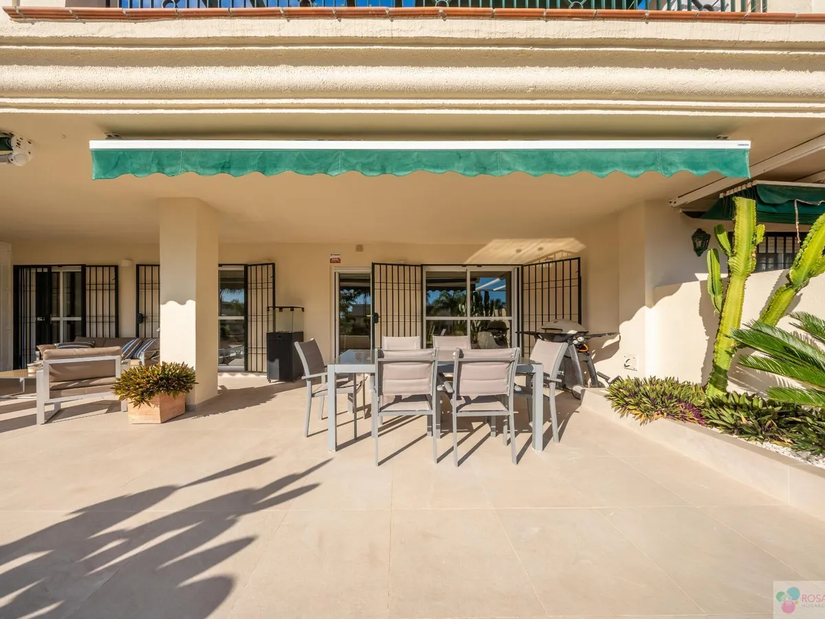 For sale of flat in Nueva Andalucía, Altos del Rodeo