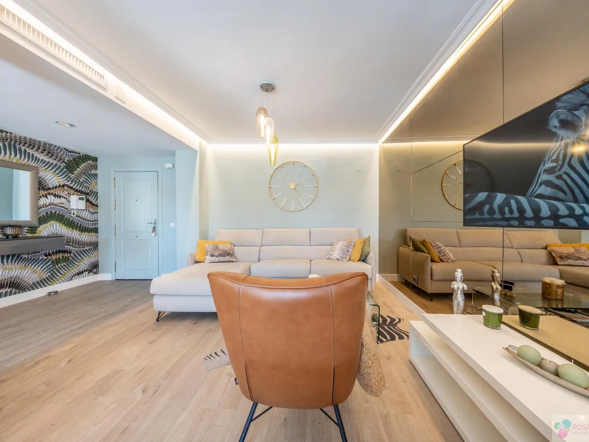 For sale of flat in Nueva Andalucía, Altos del Rodeo