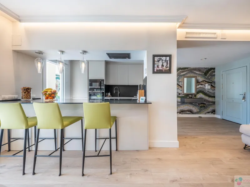 For sale of flat in Nueva Andalucía, Altos del Rodeo