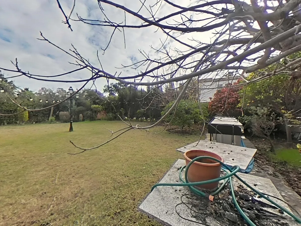 For sale of premises in Estepona, El Paraiso Barronal