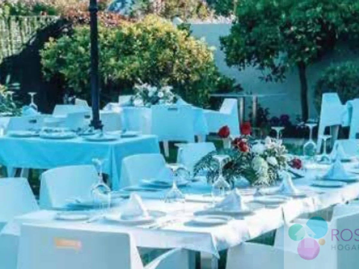 For sale of premises in Estepona, El Paraiso Barronal