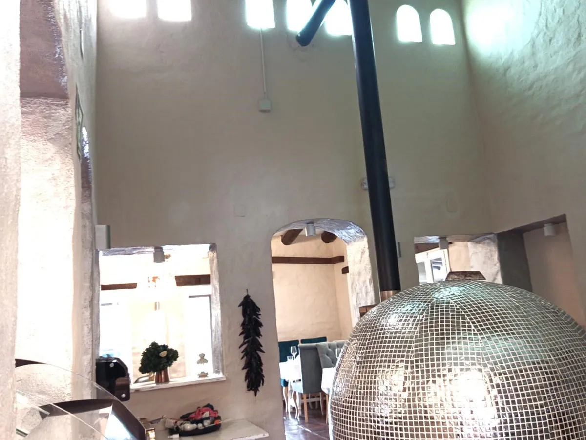 For sale of premises in Estepona, El Paraiso Barronal