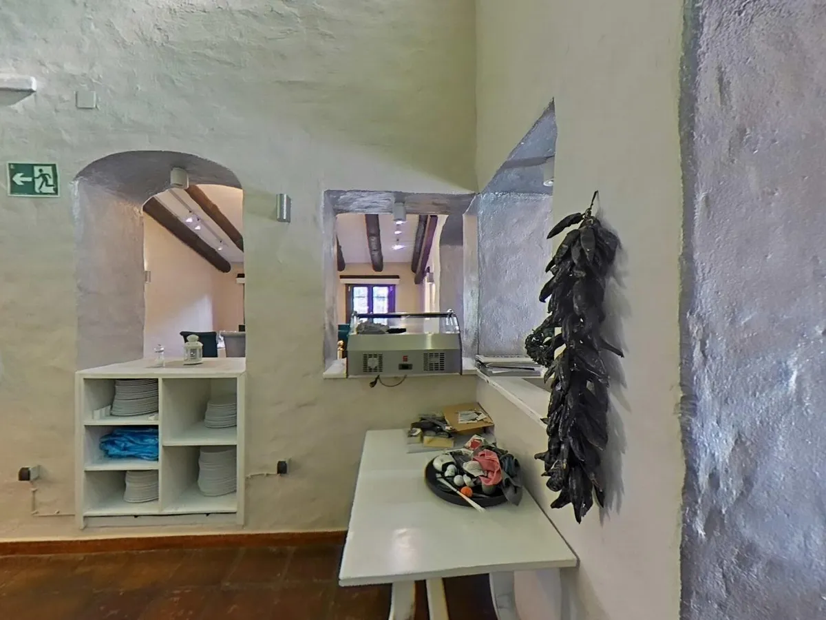 For sale of premises in Estepona, El Paraiso Barronal