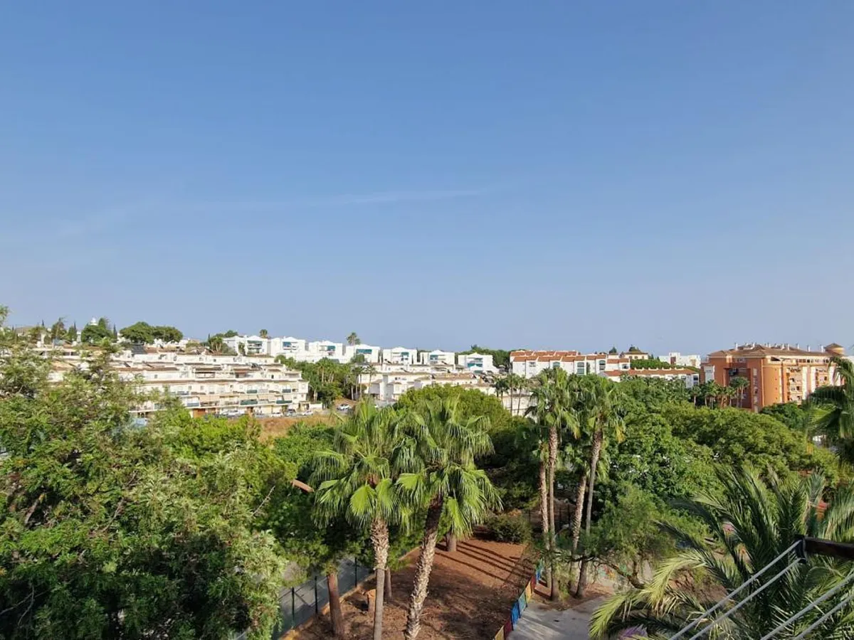 For sale of flat in Estepona, Zona Norte