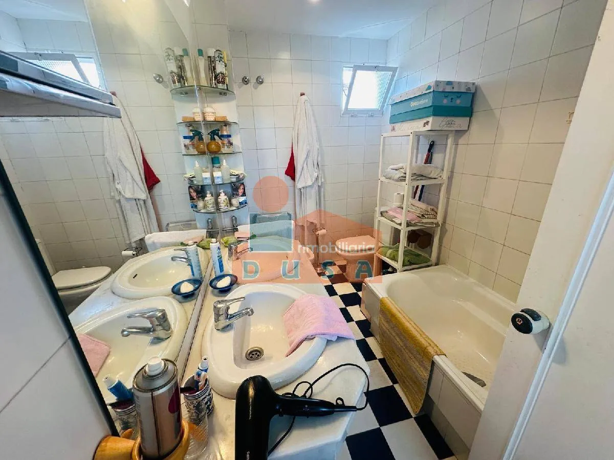 VILLA INDEPENDIENTE CON MUCHAS OPCIONES | 1.600.000 €, 450 m²