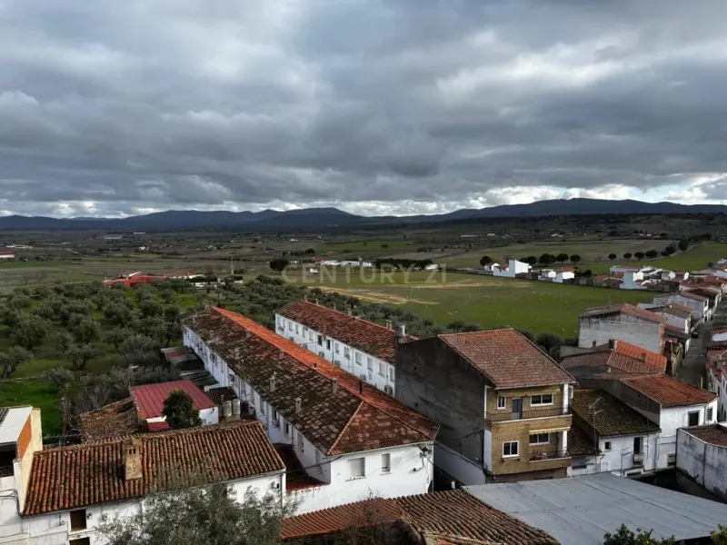 CASA EN EL CENTRO DE TORREJONCILLO