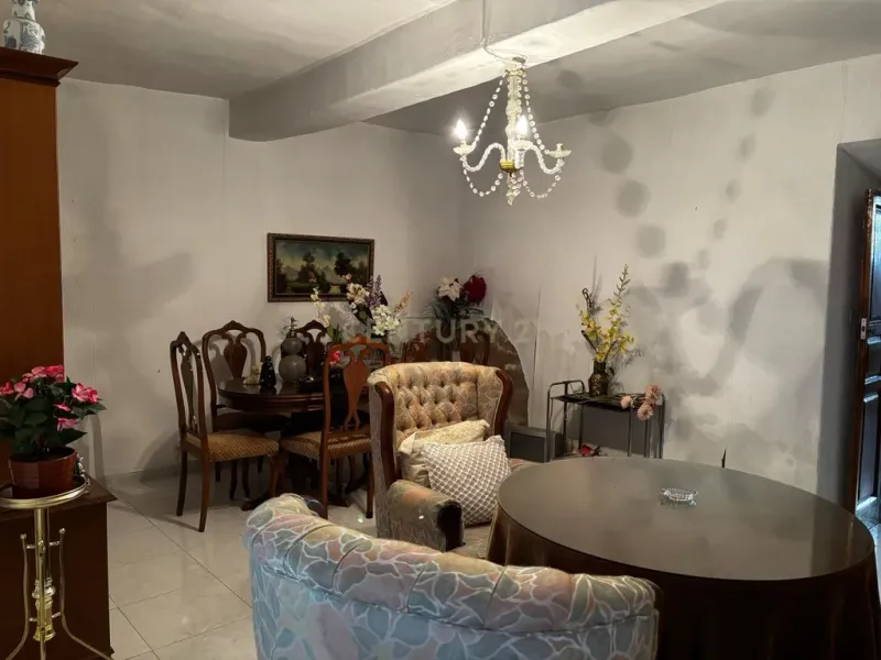 CASA EN EL CENTRO DE TORREJONCILLO