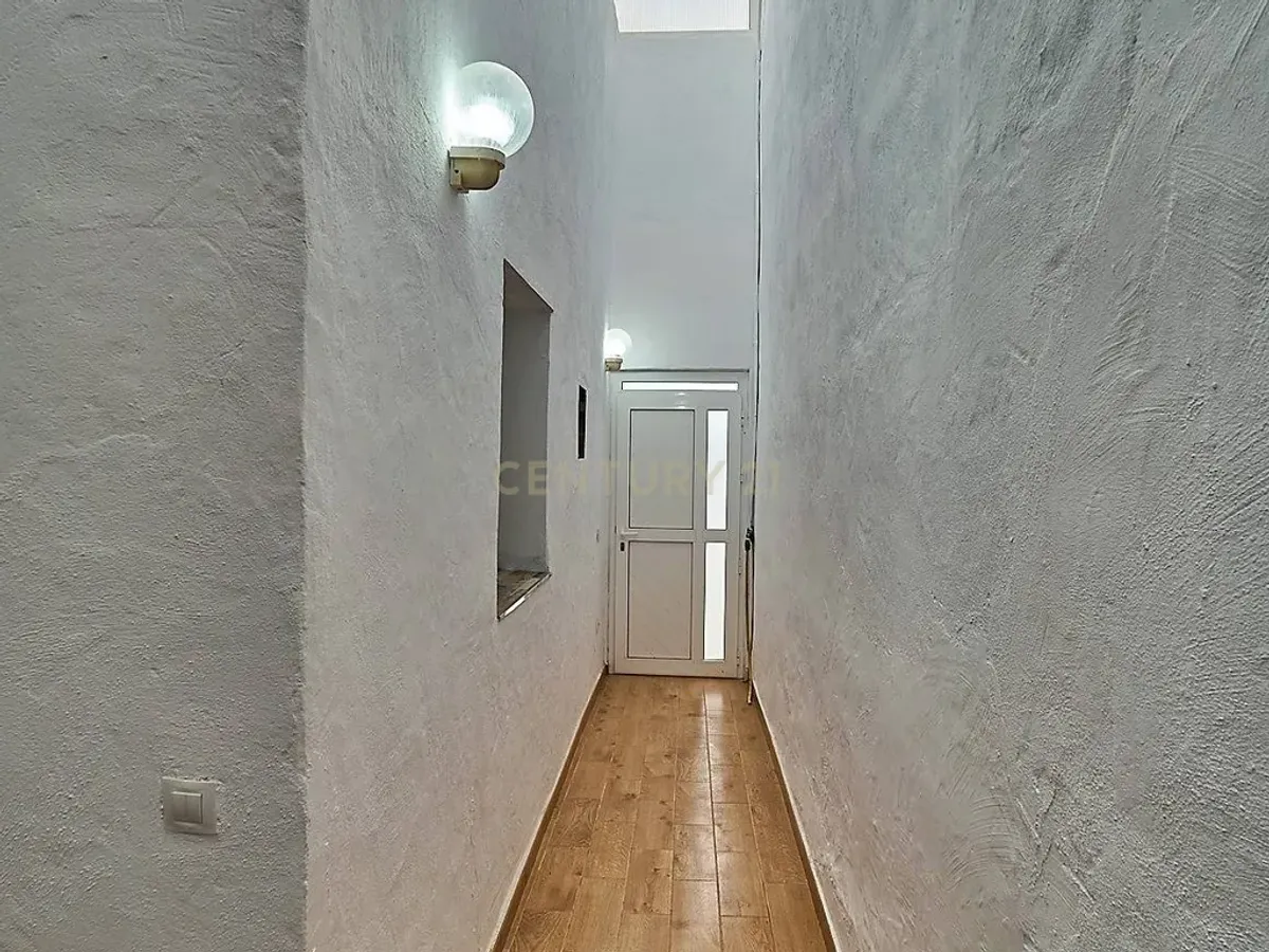 Casa reformada con terraza y vistas al mar