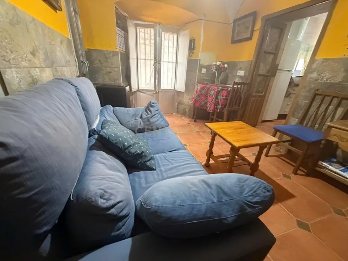 Casa y parcela rústica en Plasenzuela, situada entre Cáceres y Trujillo_ Plasenzuela