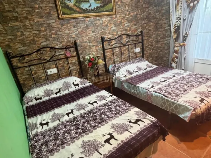 Casa y parcela rústica en Plasenzuela, situada entre Cáceres y Trujillo_ Plasenzuela