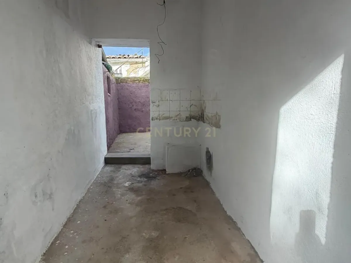 Casa y parcela rústica en Plasenzuela, situada entre Cáceres y Trujillo_ Plasenzuela