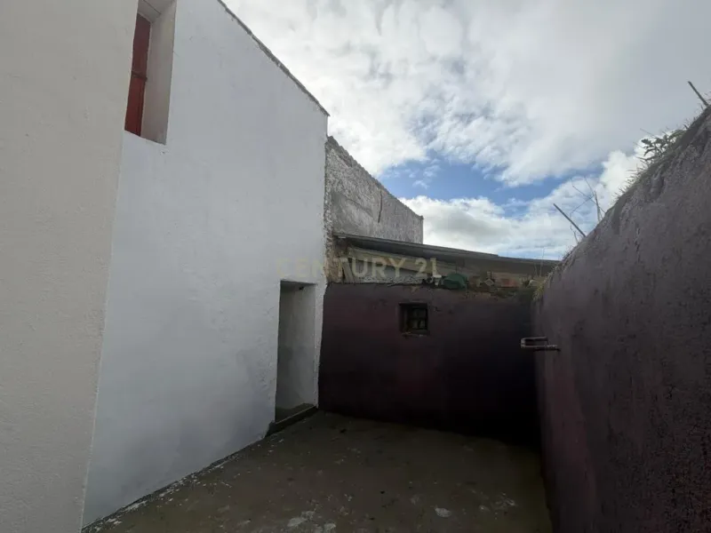 Casa y parcela rústica en Plasenzuela, situada entre Cáceres y Trujillo_ Plasenzuela