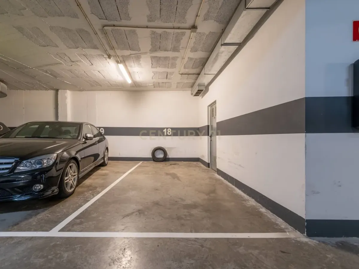 Vivienda luminosa en residencial con piscina, con plaza de garaje y trastero