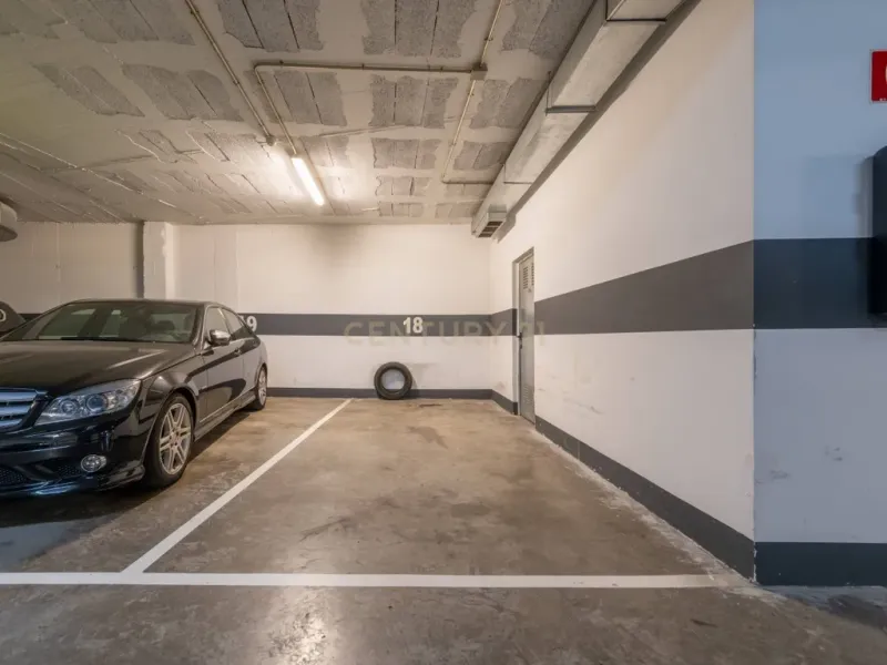 Vivienda luminosa en residencial con piscina, con plaza de garaje y trastero