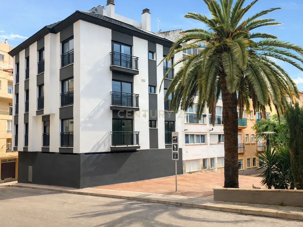 Apartamento a estrenar en alquiler en Benissa con vistas al mar, parking y trastero