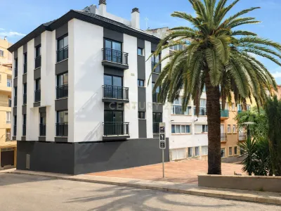 Apartamento a estrenar en alquiler en Benissa con vistas al mar, parking y trastero