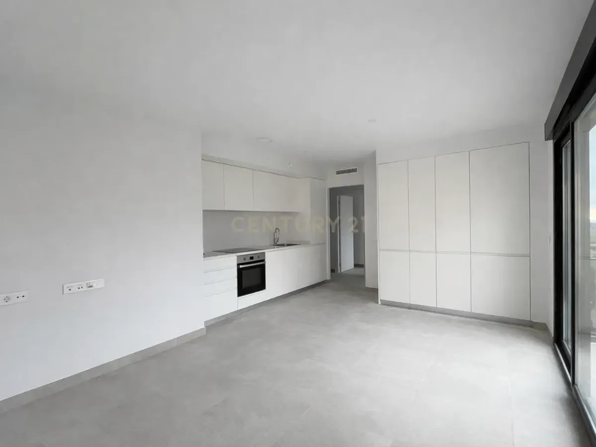 Apartamento a estrenar en alquiler en Benissa con vistas al mar, parking y trastero