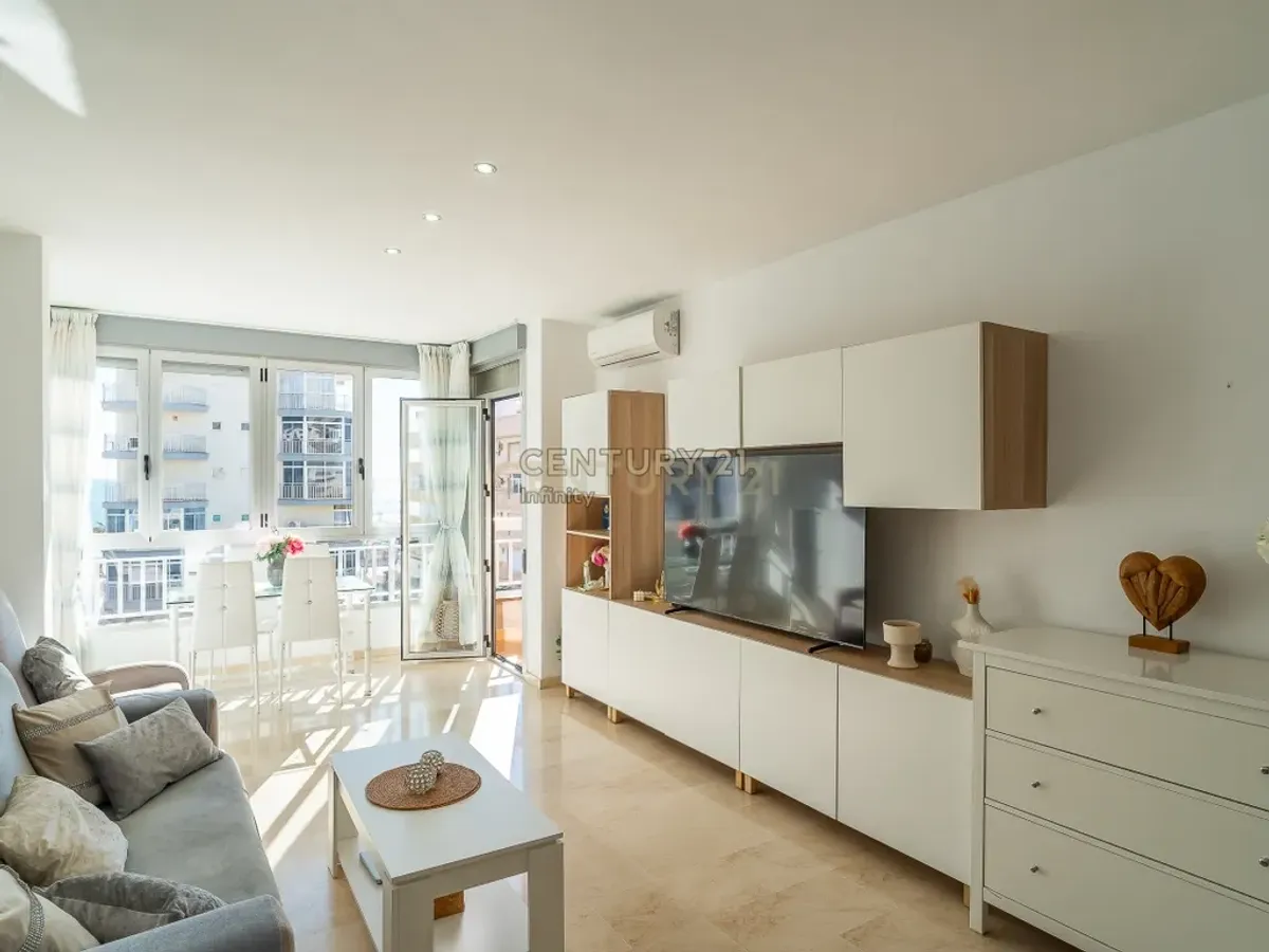 Moderno apartamento en Fuengirola, Málaga con vistas al mar