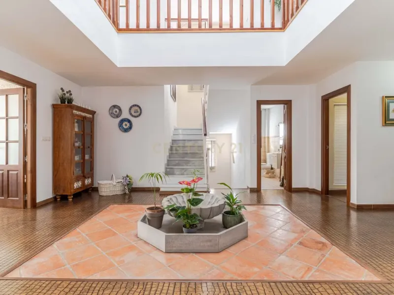 Chalet Independiente en Altos de la Zubia