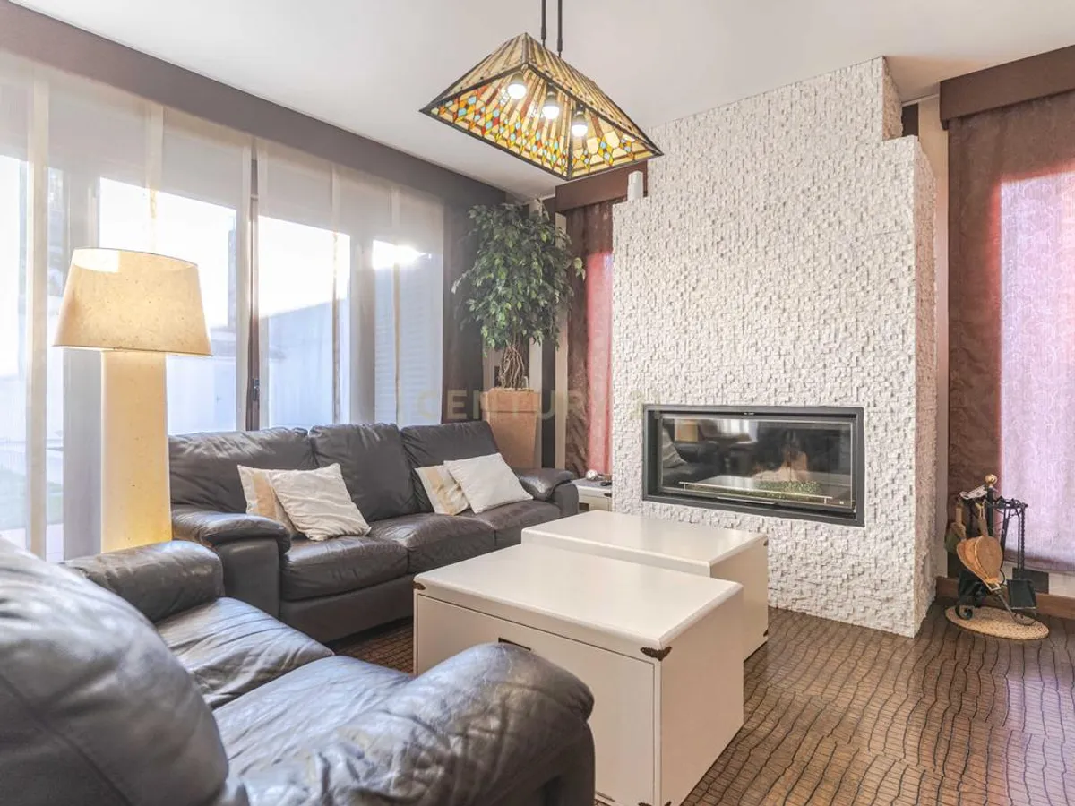 Chalet Independiente en Altos de la Zubia