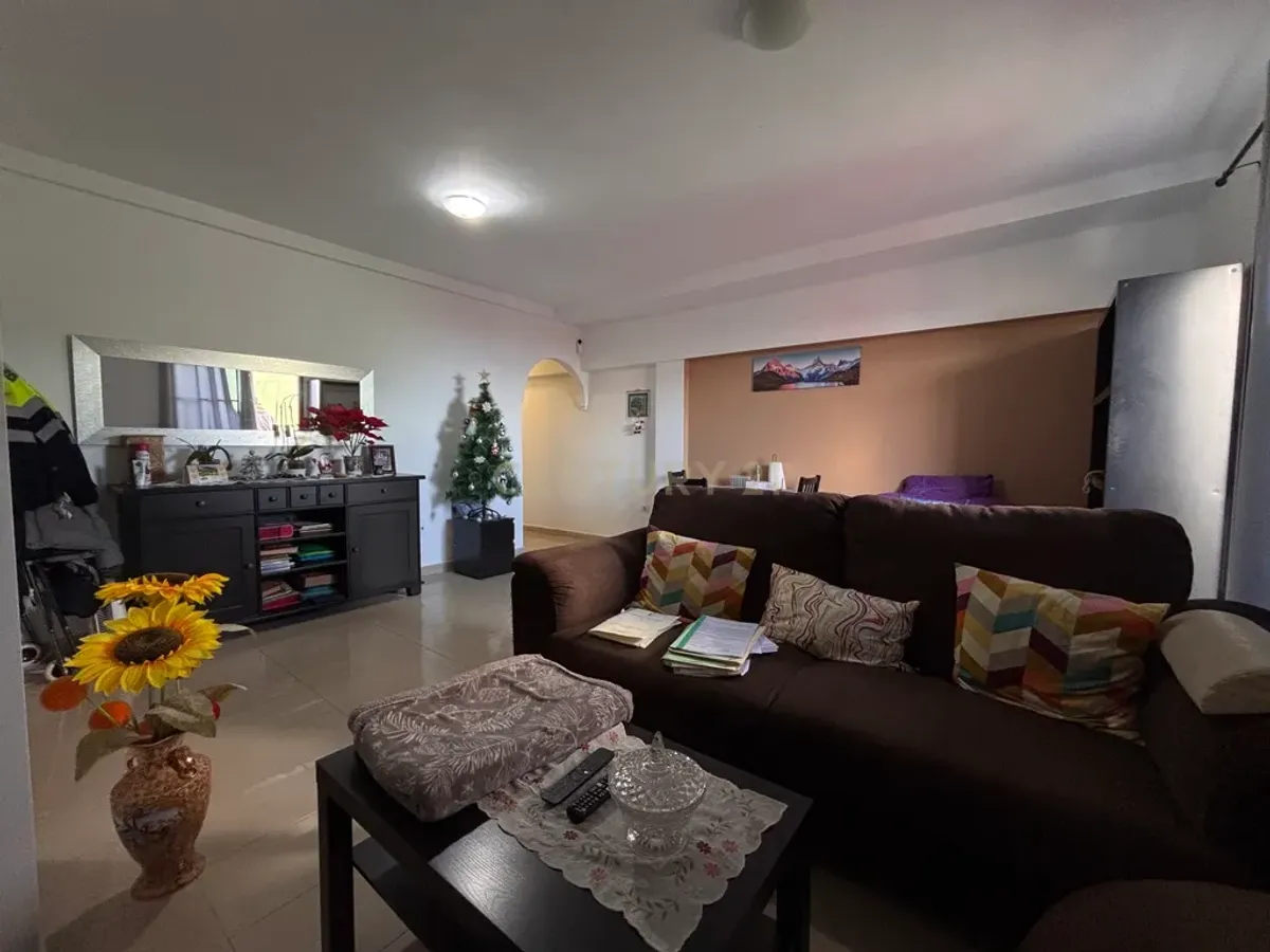 Piso en venta en Arafo con terraza privada, garaje y trastero.