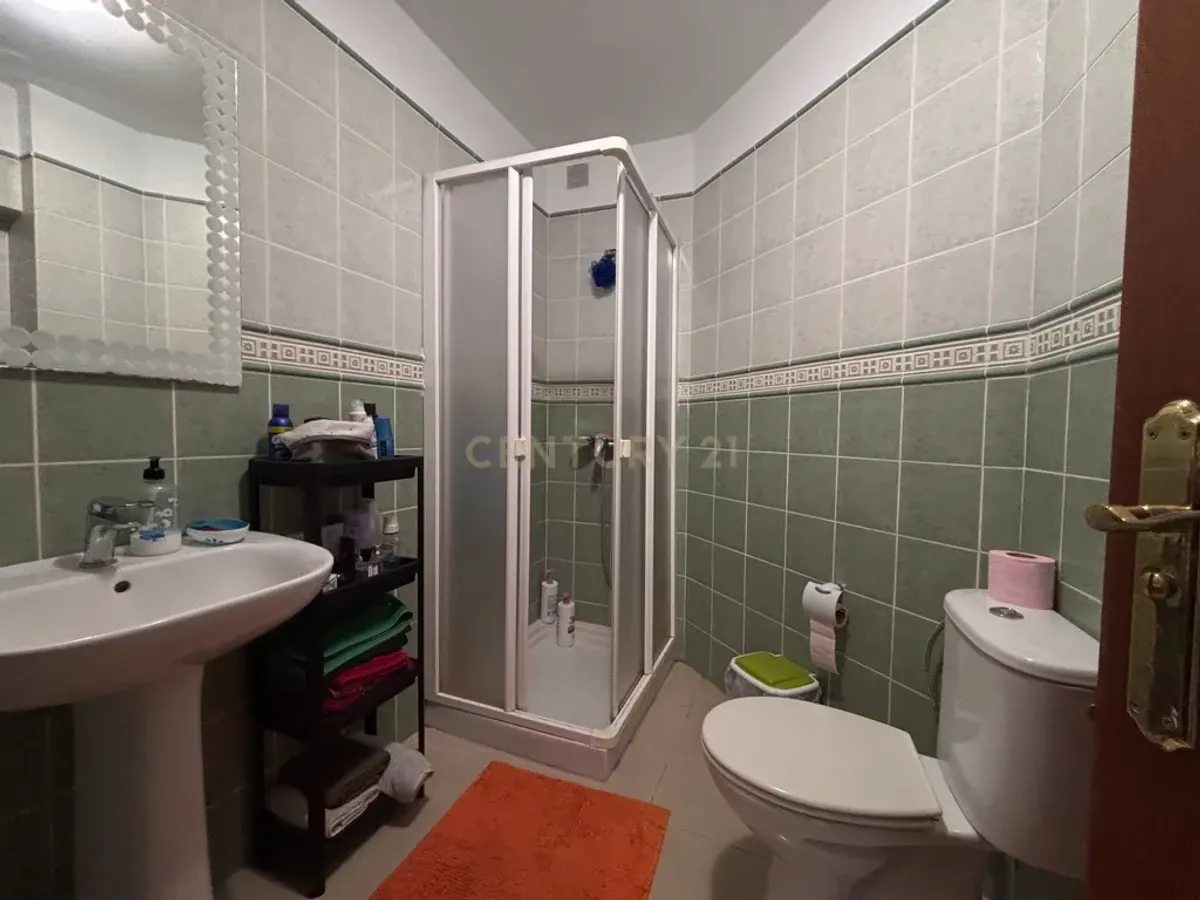 Piso en venta en Arafo con terraza privada, garaje y trastero.