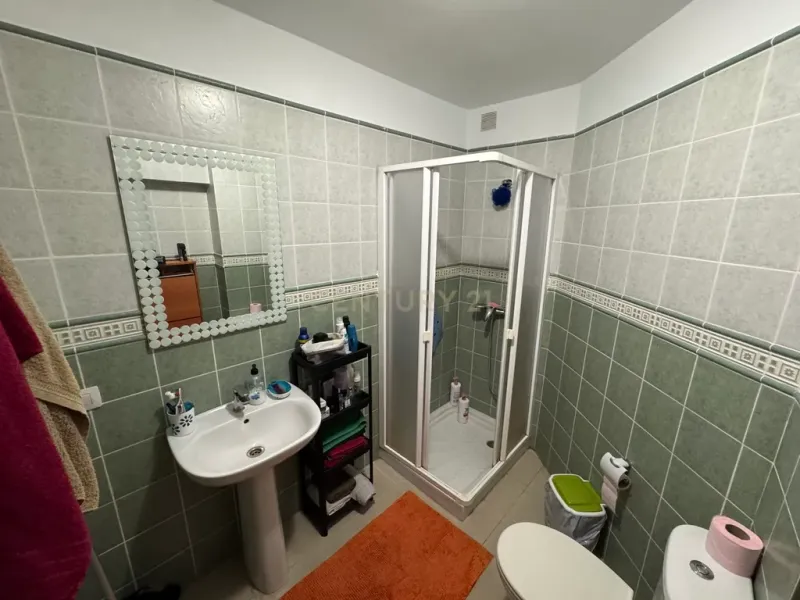 Piso en venta en Arafo con terraza privada, garaje y trastero.