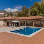 MAGNIFICA PROPIEDAD EN EL MISMO PUEBLO DE ALMUÑECAR 1