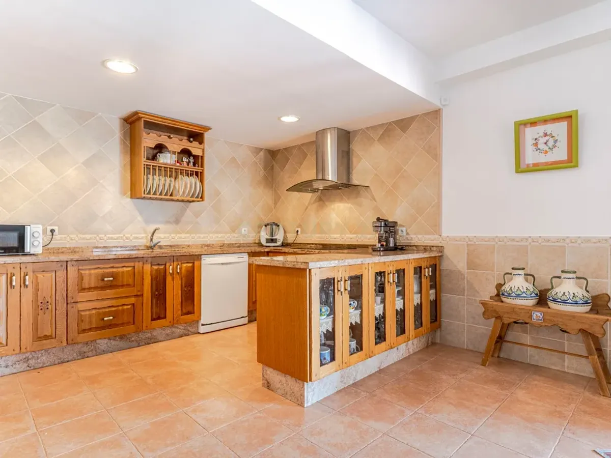 MAGNIFICA PROPIEDAD EN EL MISMO PUEBLO DE ALMUÑECAR