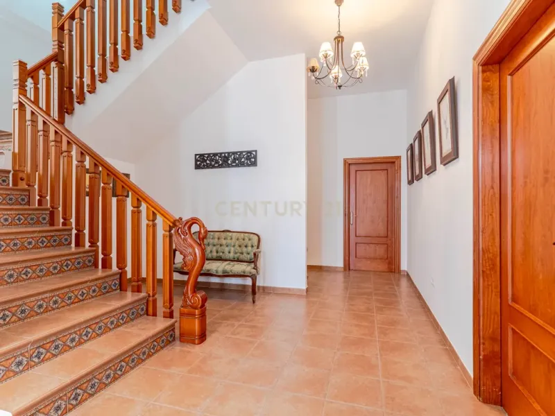 MAGNIFICA PROPIEDAD EN EL MISMO PUEBLO DE ALMUÑECAR