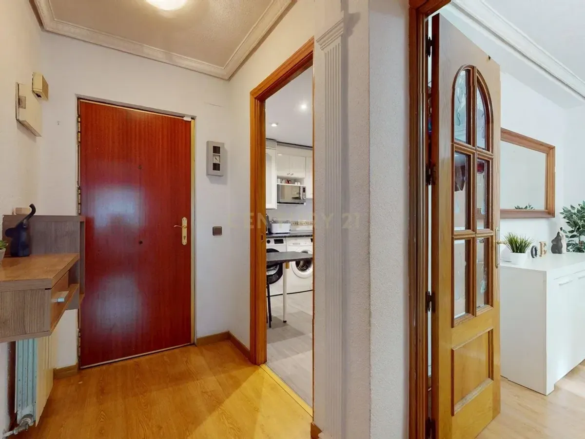 Piso reformado con gran terraza