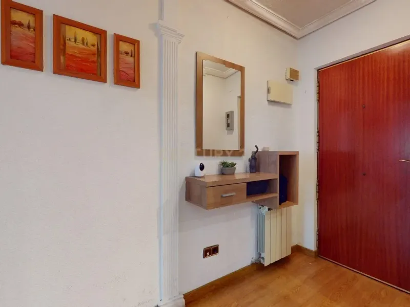 Piso reformado con gran terraza