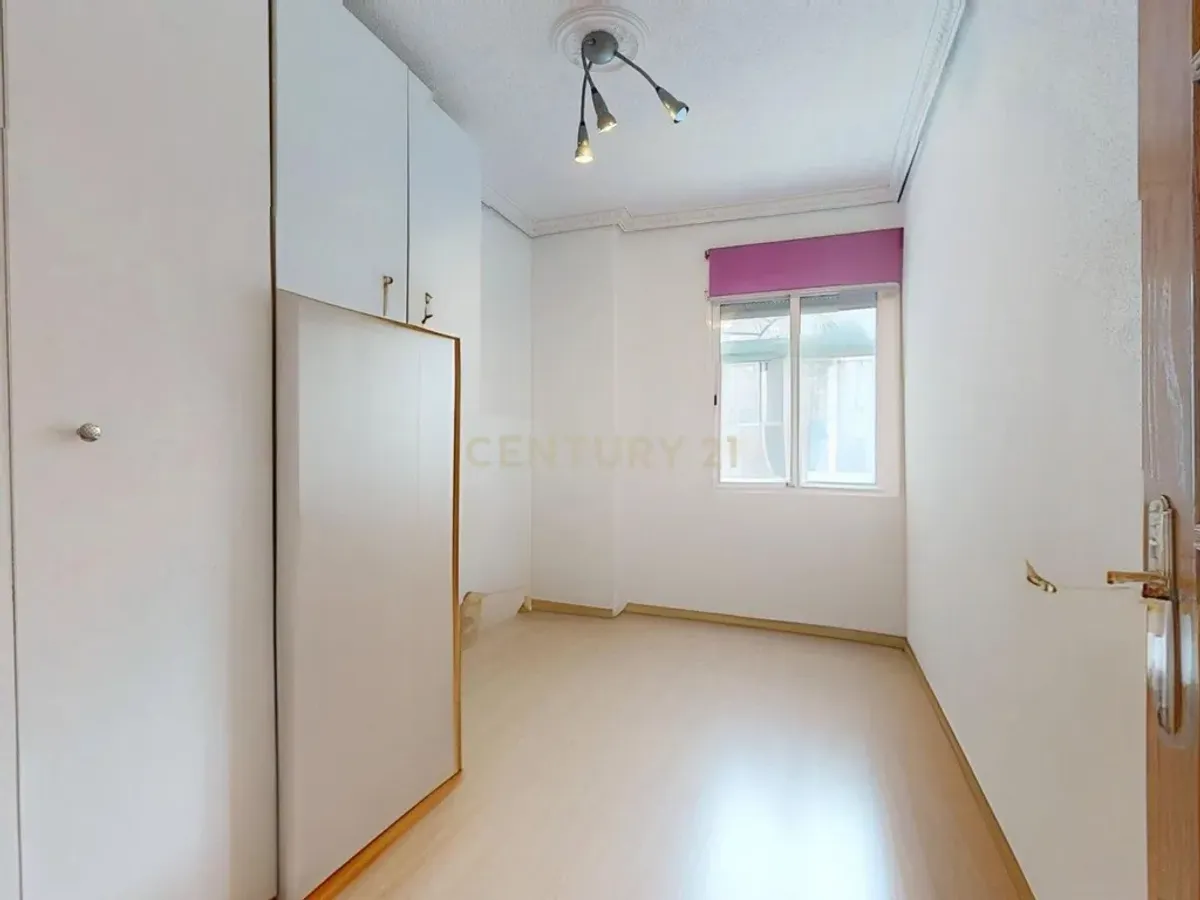 Piso reformado con gran terraza