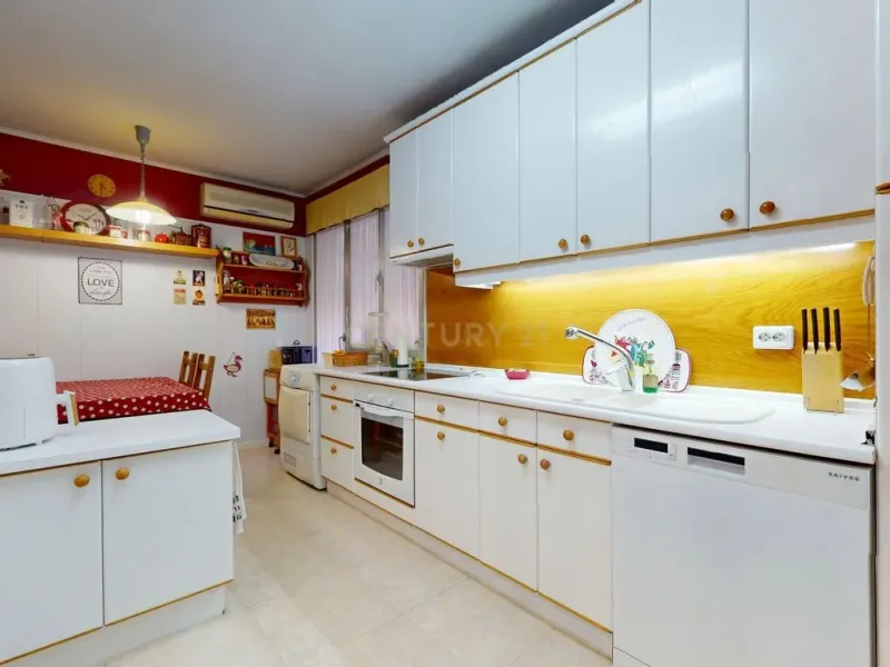 Amplio piso en Alcalá de Henares, Madrid - 4 habitaciones