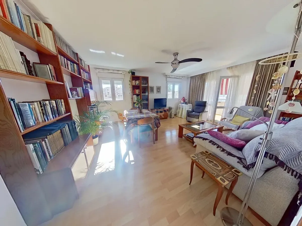 EXCLUSIVA VIVIENDA TOTALMENTE REFORMADA Y TODO EXTERIOR EN CRUZ DE HUMILLADERO – MÁLAGA