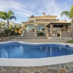 ✨ Villa Independiente de Lujo con Vistas al Mar en Benalmádena Costa 1