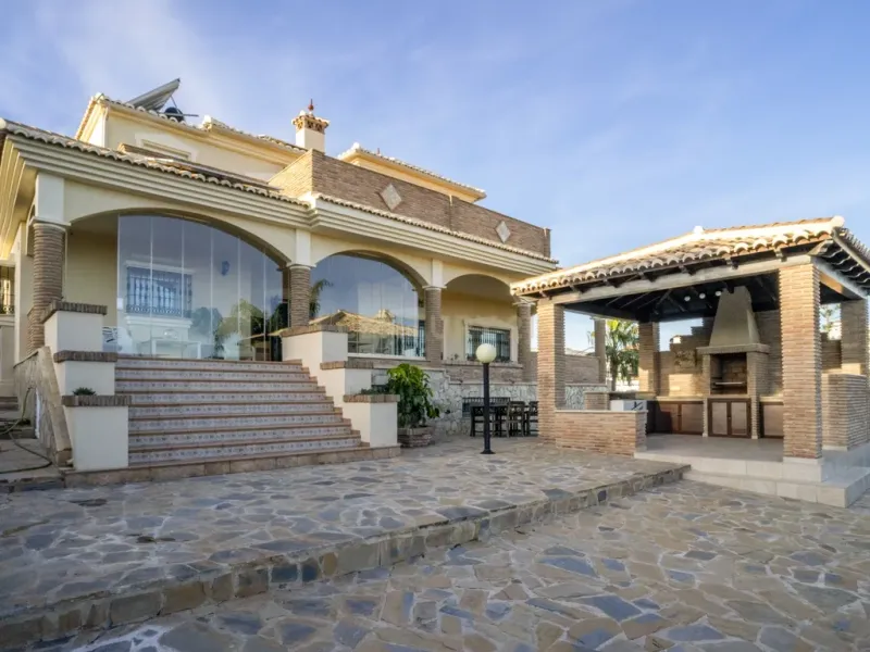 ✨ Villa Independiente de Lujo con Vistas al Mar en Benalmádena Costa