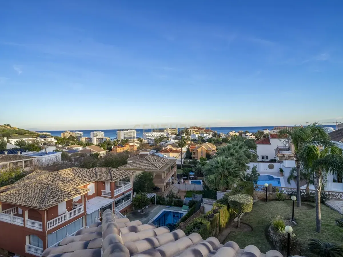 ✨ Villa Independiente de Lujo con Vistas al Mar en Benalmádena Costa