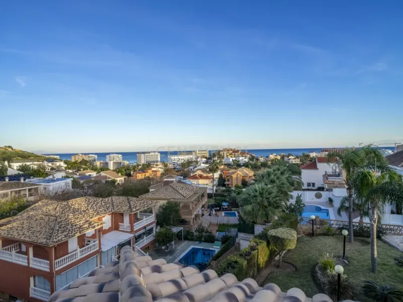 ✨ Villa Independiente de Lujo con Vistas al Mar en Benalmádena Costa