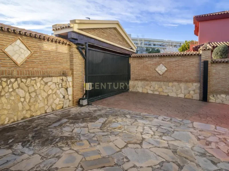 ✨ Villa Independiente de Lujo con Vistas al Mar en Benalmádena Costa