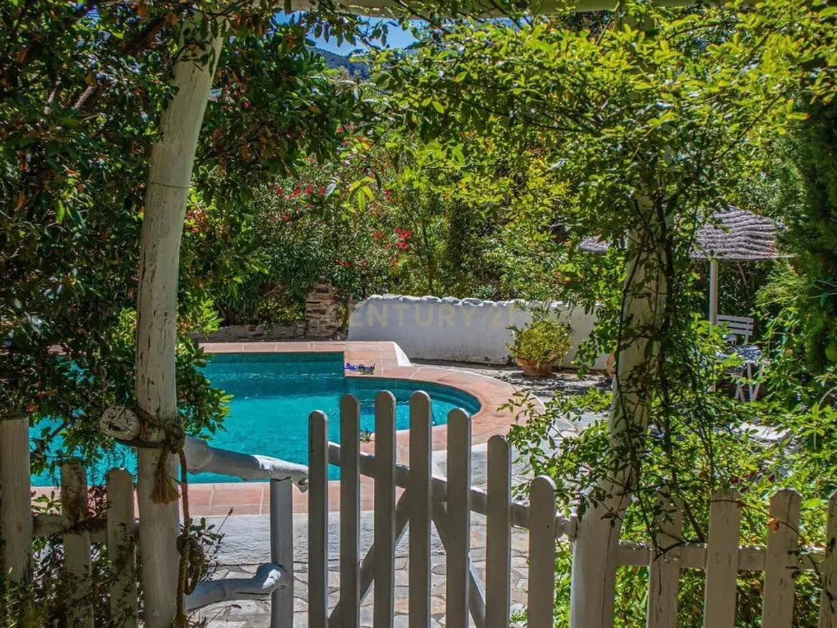 Cortijo histórico en explotación con alto caché turístico – Inversión premium en La Alpujarra Granadina