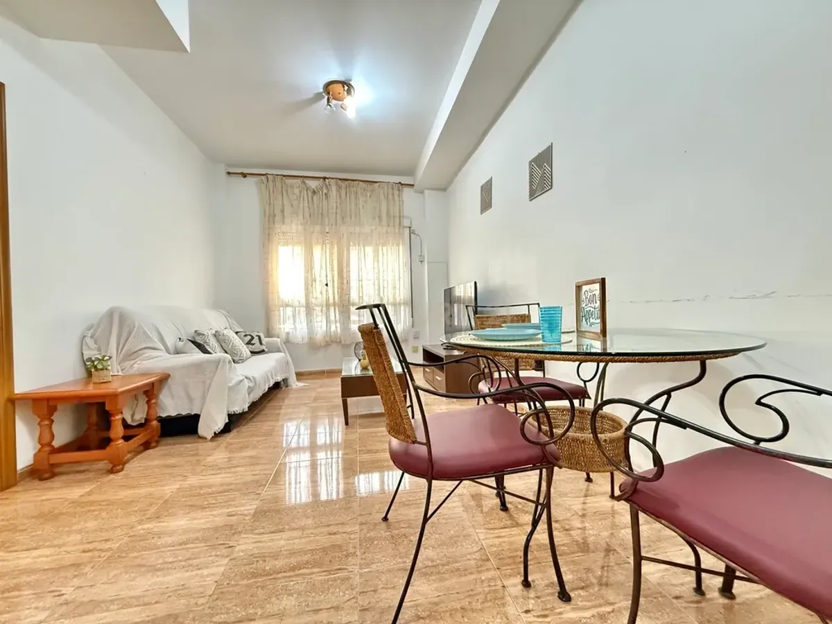 Tu vivienda en Roquetas de Mar, a un paso del puerto!