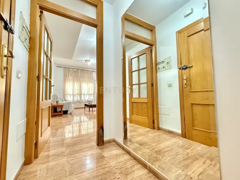 Tu vivienda en Roquetas de Mar, a un paso del puerto!