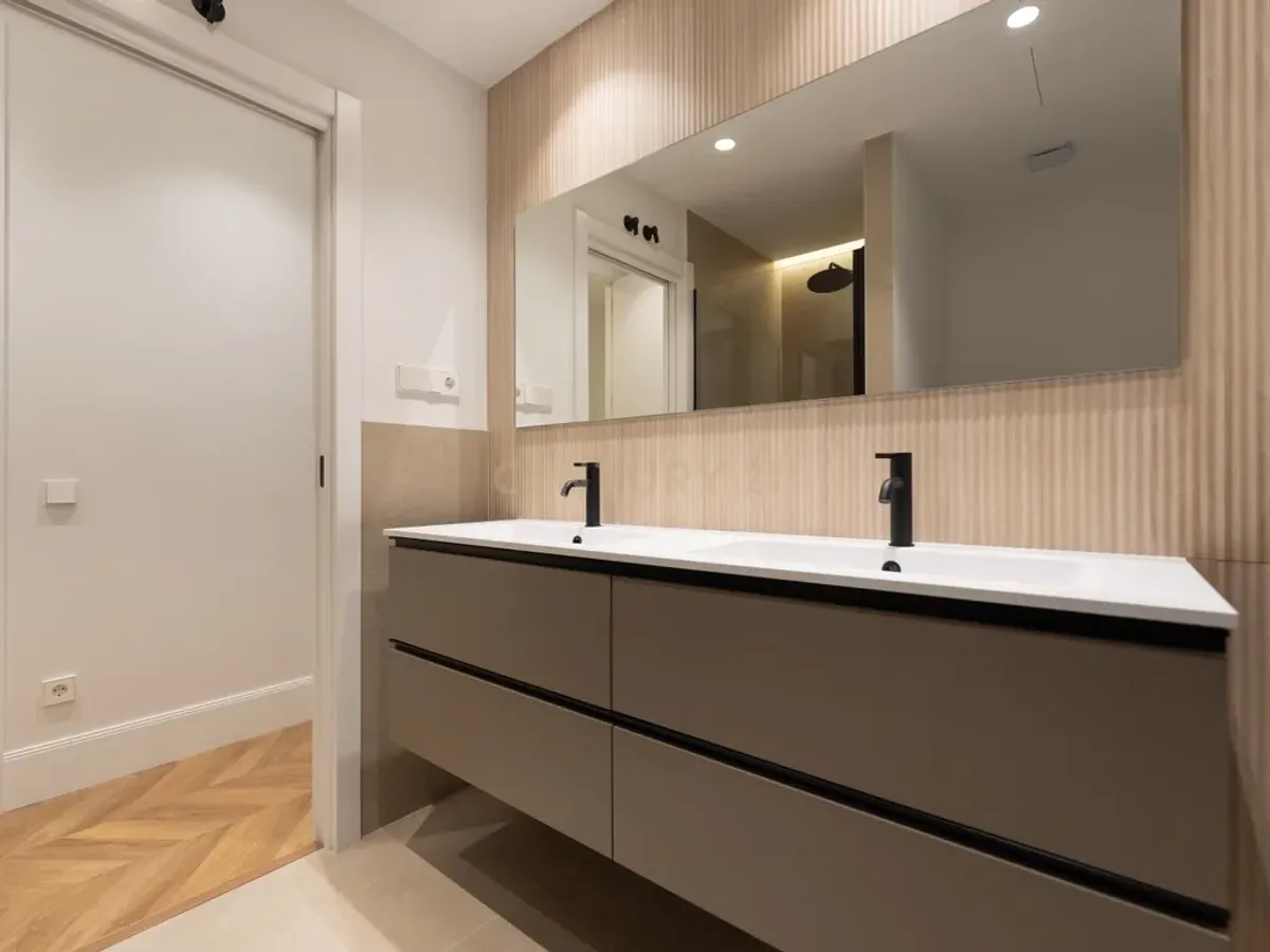 PISO REFORMADO Y AMUEBLADO JUNTO A PLAZA MARQUES DE SALAMANCA